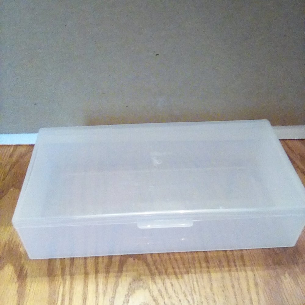 Plastic container